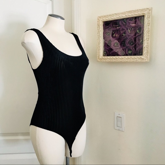 Forever 21~Bodysuit~Textured / Like New - Picture 15 of 16